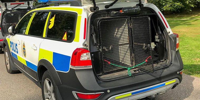 Bullrande burar och stressade polishundar – Jordbruksverket klargör reglerna