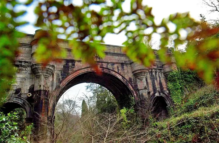 Overtoun Bridge – Den märkliga hundbron i Skottland som förbryllar forskare