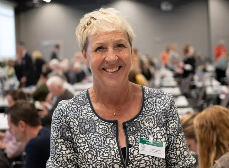 PETA och Svenska Kennelklubben i het debatt om hundadoption och uppfödning