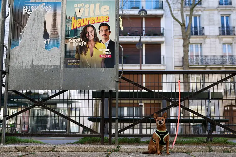Hundarna tar plats i politiken – oväntad valfråga i Paris