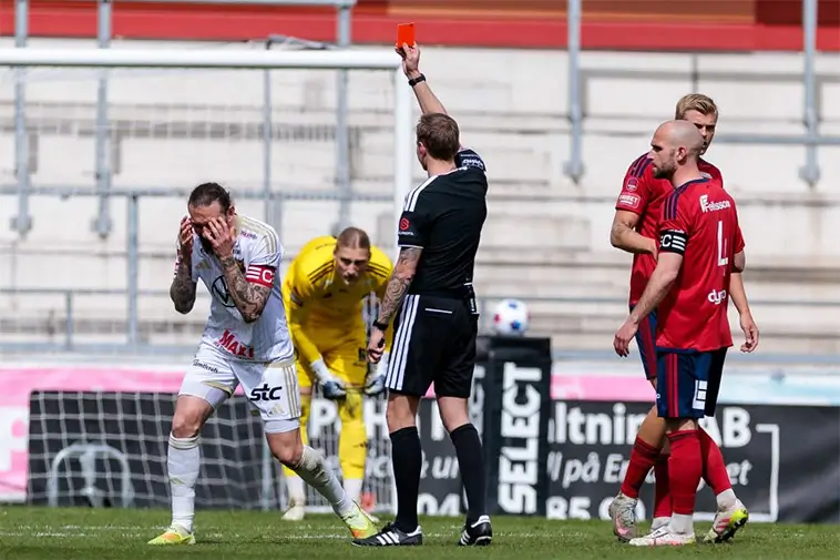 Fotboll med fyrbent sällskap – Östersunds FK testar unik hundläktare