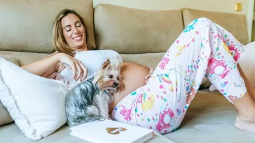 Hunden kan märka graviditeten innan du själv gör det